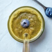 Low Histamine Green Smoothie in a glass, showcasing a healthy green drink ideal for those on a low histamine diet.