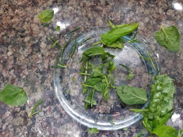 19 Low Histamine Spices & Herbs (and How To Use Them)