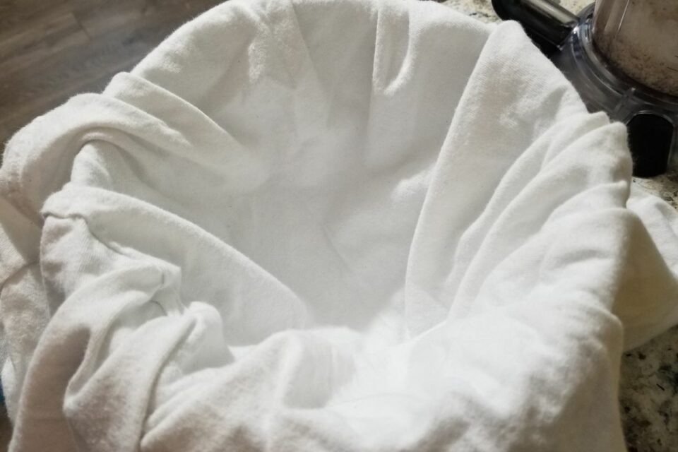 Homemade Hazelnut Milk Recipe (Vegan Version)