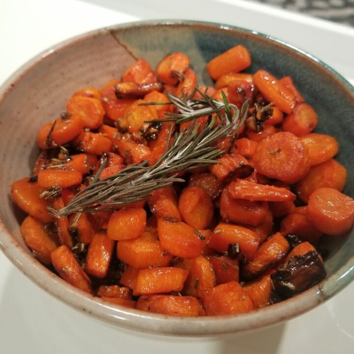 Maple Garlic & Rosemary Carrots