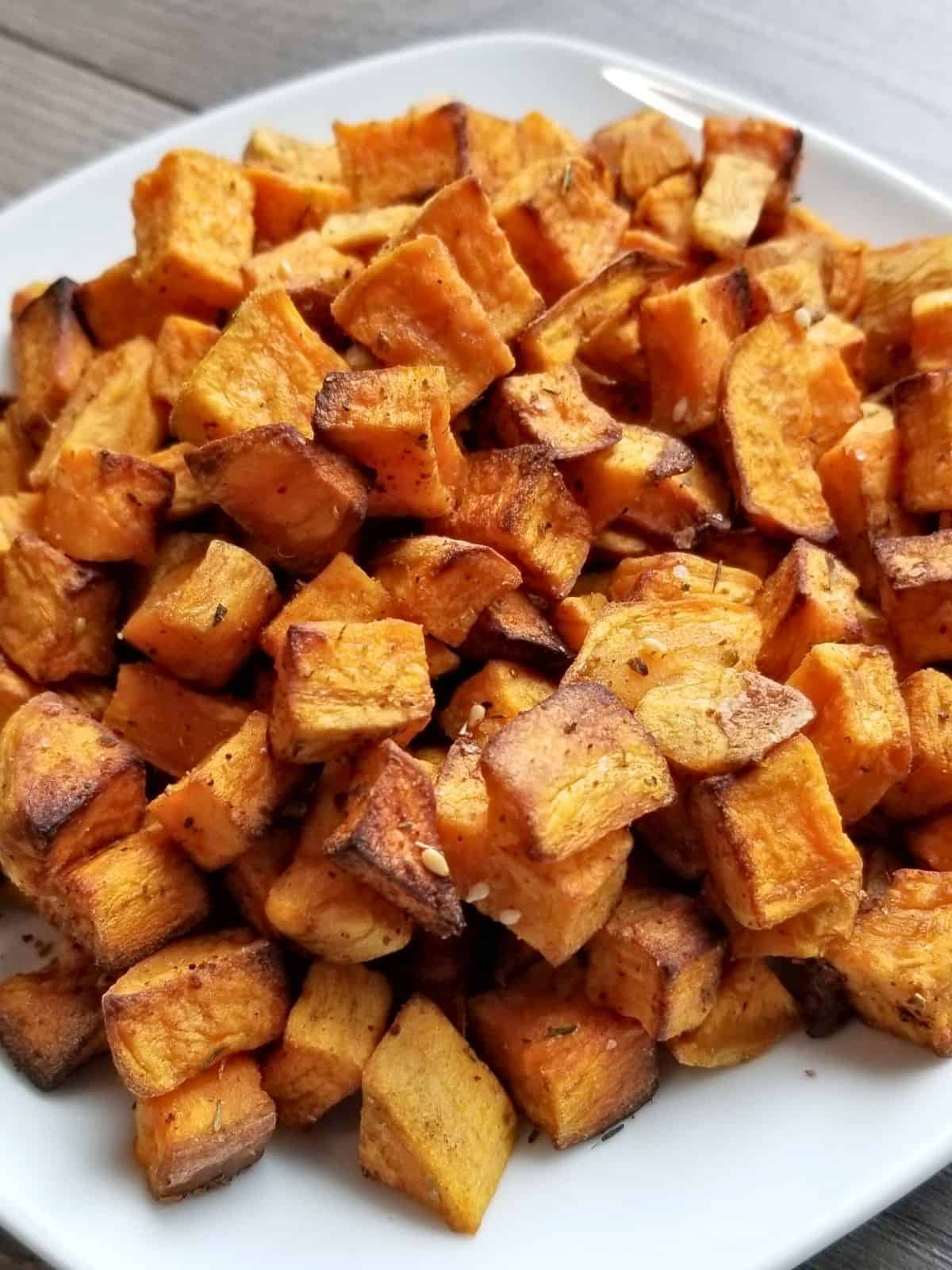 air-fried sweet potatoes on a plate.