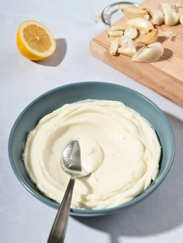 Easy Toum Recipe (Lebanese Garlic Mayo) Low Histamine Eats