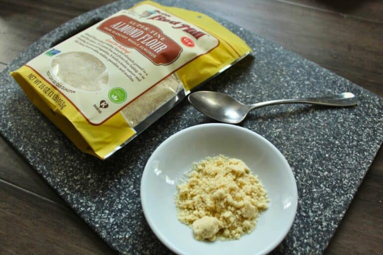 Best Flour Substitute (10 Options & How Much to Use) Low